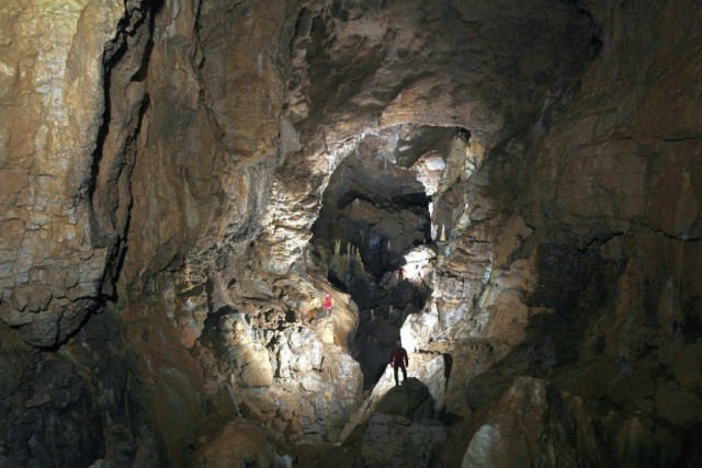 Im Eingang zur Apokalypse, Deutschlands größtem Höhlenhohlraum